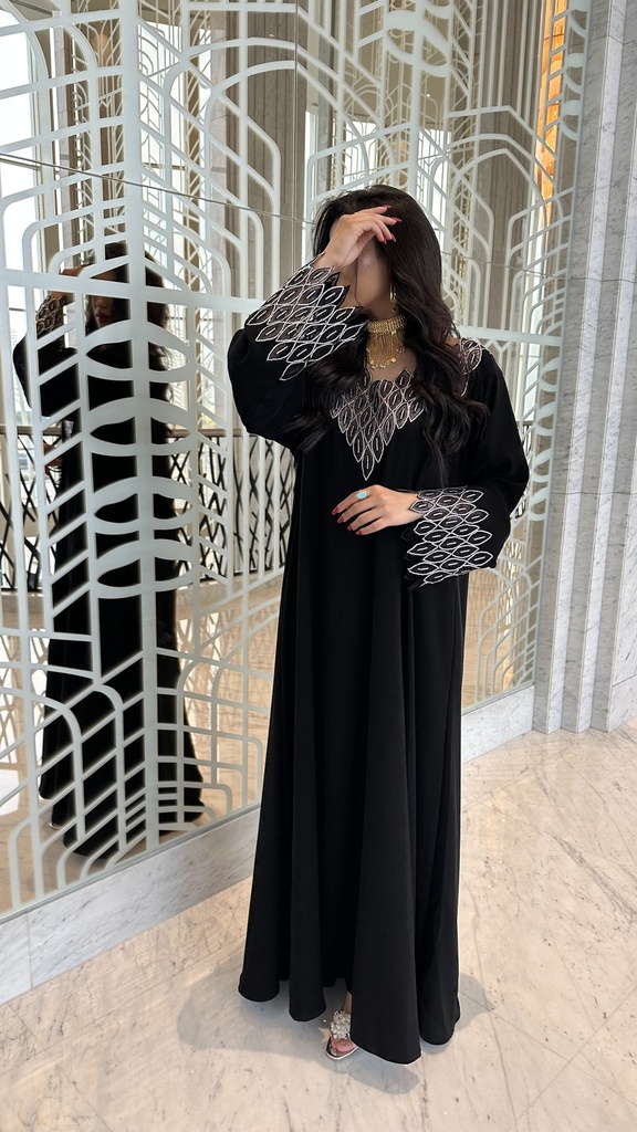 Signature abaya